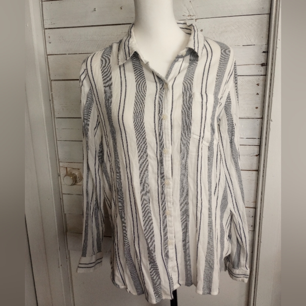 Lucky Brand Women's Size Medium Blue Striped Woven Button-Down Shirt Long Sleeve